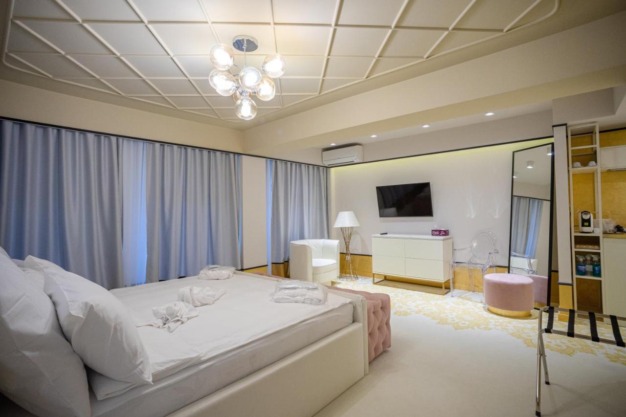 Epoca Central Boutique Craiova Luaran gambar